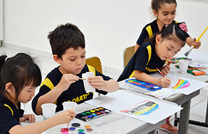 1º ano cria autorretratos para expressar identidade, autoconhecimento e respeito à diversidade