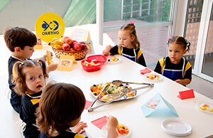 Descobrindo novos sabores: uma experiência com frutas e texturas na Educação Infantil